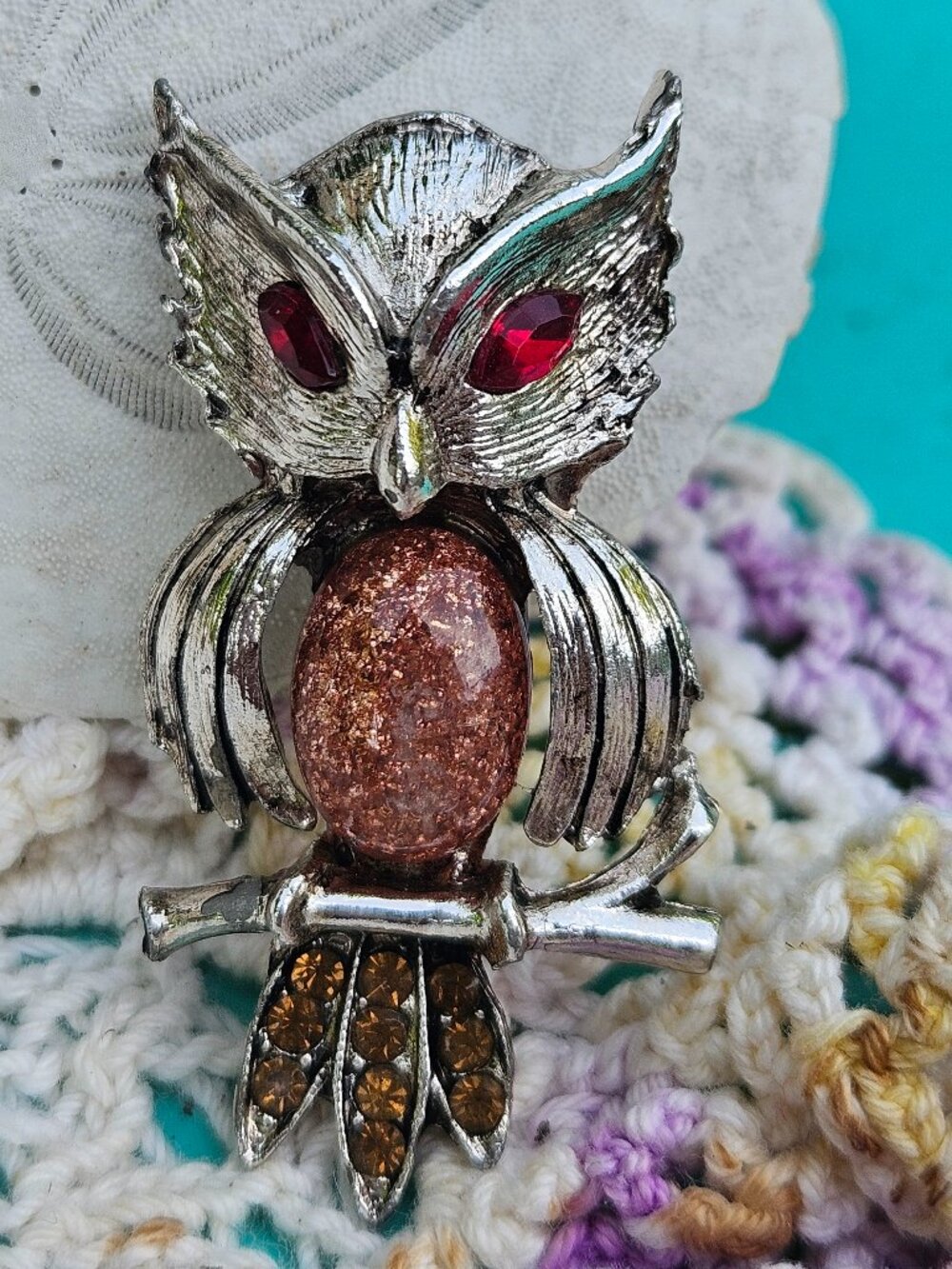 Vintage Owl Broach with rhinestone eyes and tail feathers